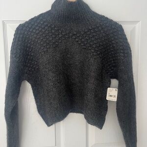 Free People NEW with tags Size S cropped sweater